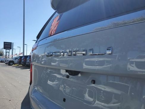 New 2026 GMC Yukon Denali image 9