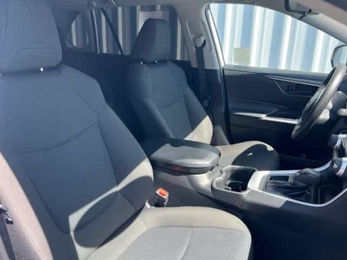 Used 2022 Toyota RAV4 LE FWD image 21