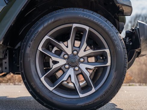 Used 2024 Jeep Wrangler Unlimited w/ Convenience Group image 9