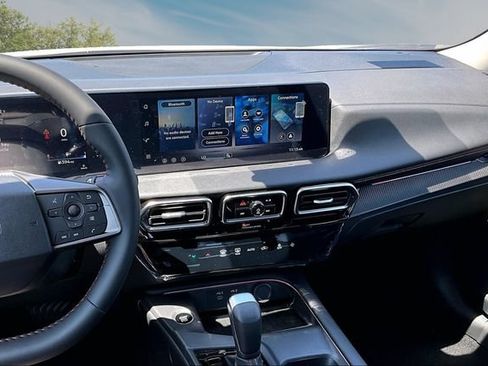 New 2026 Nissan Sentra SR FWD image 6