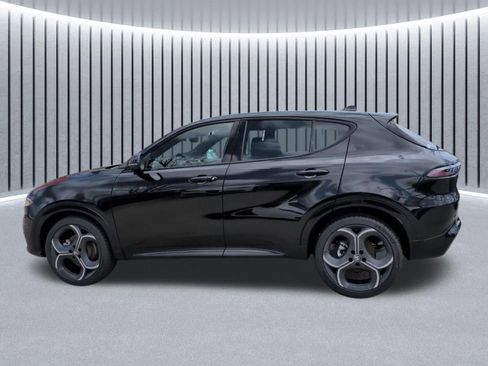 New 2026 Alfa Romeo Tonale w/ Black Premium Package image 15