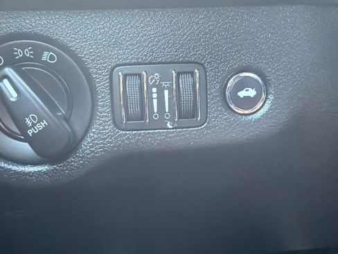 Used 2013 Dodge Charger SXT Plus image 9