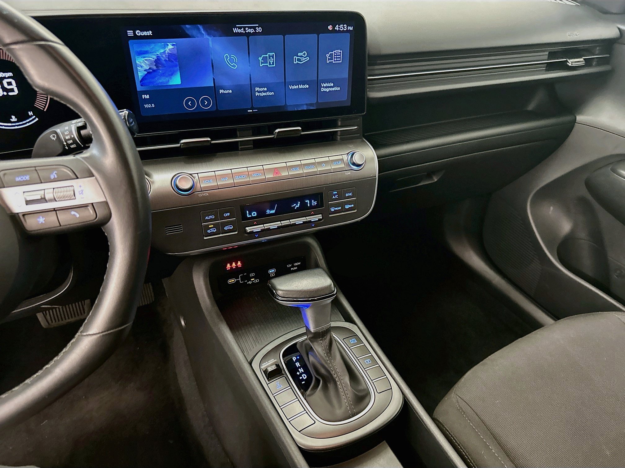 Used 2025 Hyundai Kona SEL AWD/4WD image 25