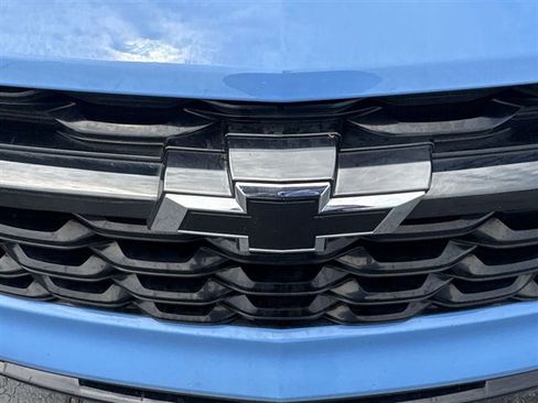 Used 2024 Chevrolet Trax RS w/ Sunroof Package FWD image 29
