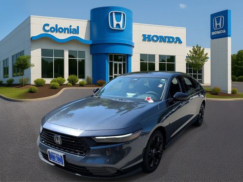 Used 2025 Honda Accord SE image 2
