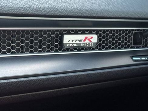 Certified 2025 Honda Civic Type R image 34
