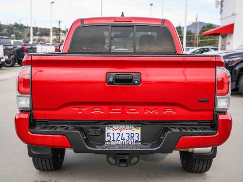 Certified 2022 Toyota Tacoma TRD Sport image 10