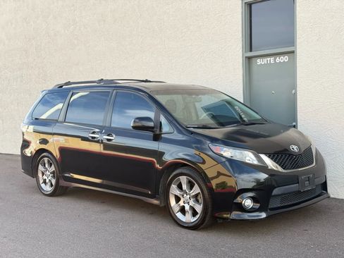Used 2014 Toyota Sienna SE image 7