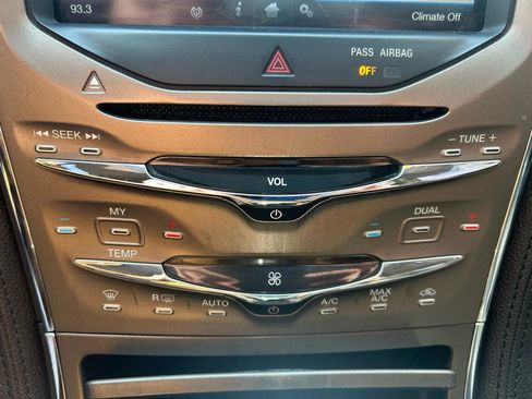 Used 2011 Lincoln MKX AWD w/ Sight & Sound Pkg image 28