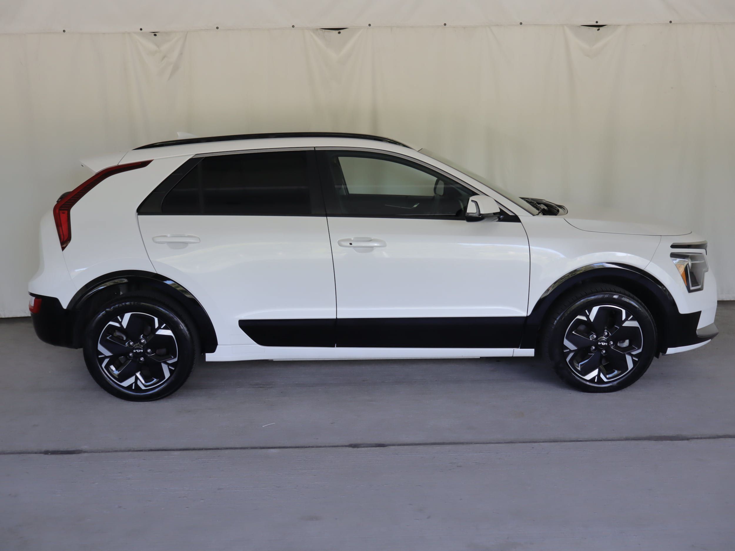 Used 2023 Kia Niro Wind w/ Wind Preserve Package FWD image 5