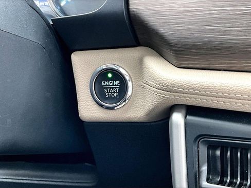 Used 2024 Ford Expedition Limited image 29