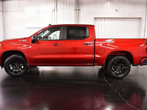 Used 2023 Chevrolet Silverado 1500 RST w/ Z71 Off-Road Package AWD/4WD image 4