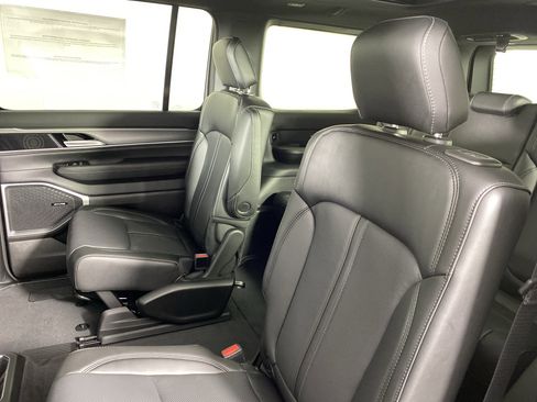 New 2025 Jeep Wagoneer Series II w/ Premium Group I image 30