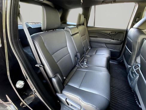 Used 2023 Honda Passport EX-L image 25