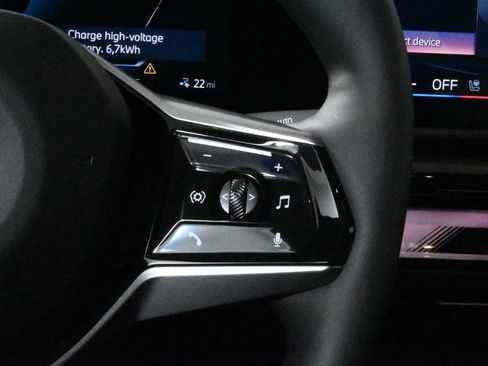 Used 2025 BMW i5 xDrive40 w/ Premium Package image 18