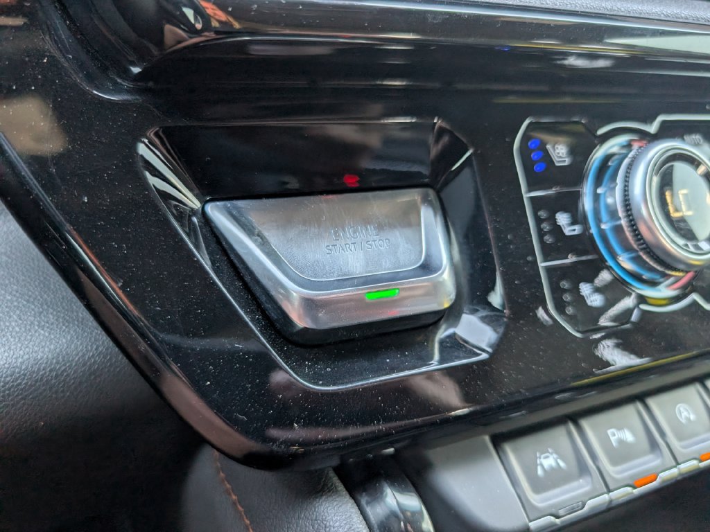 Used 2024 GMC Sierra 1500 AT4 w/ Technology Package AWD/4WD image 18