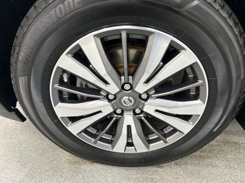 Used 2017 Nissan Pathfinder SV w/ Trailer Tow Package AWD/4WD image 27
