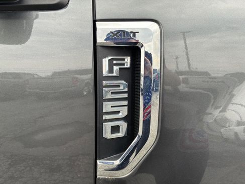 Used 2020 Ford F250 XLT w/ XLT Premium Package image 11