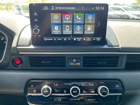 Used 2025 Honda Pilot Touring image 8