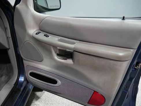 Used 1999 Ford Explorer XLT image 30
