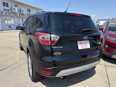 Used 2017 Ford Escape Titanium image 5