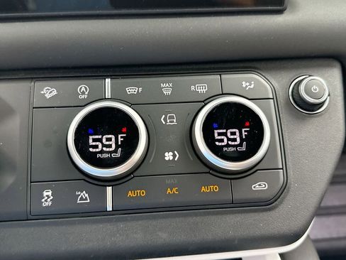 Used 2025 Land Rover Defender 110 S image 19