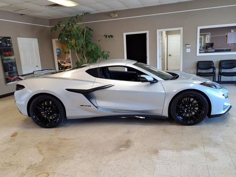 Used 2026 Chevrolet Corvette Z06 RWD image 2