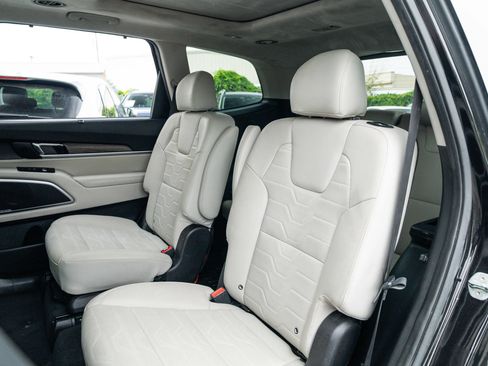 Used 2022 Kia Telluride SX w/ SX Prestige Package AWD/4WD image 19