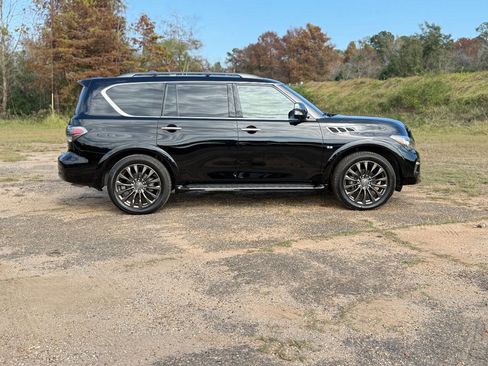Used 2017 INFINITI QX80 Limited w/ All Season Package image 6