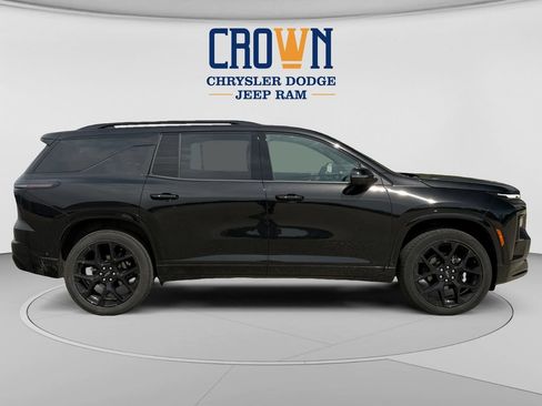 Used 2024 Chevrolet Traverse RS w/ LPO, Floor Liner Package FWD image 2