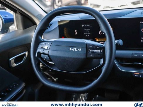 Used 2025 Kia K4 FWD image 12
