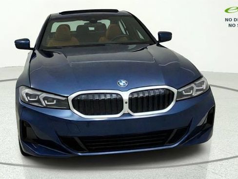 Used 2025 BMW 330i Sedan RWD image 2