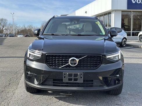 Used 2024 Volvo XC40 B5 Plus w/ Protection Package Premier image 24