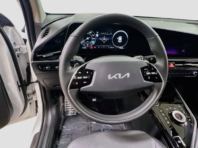Certified 2023 Kia Niro Wave FWD image 11