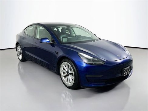 Used 2022 Tesla Model 3 image 1