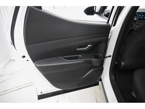 Used 2025 Hyundai Santa Cruz SE image 19