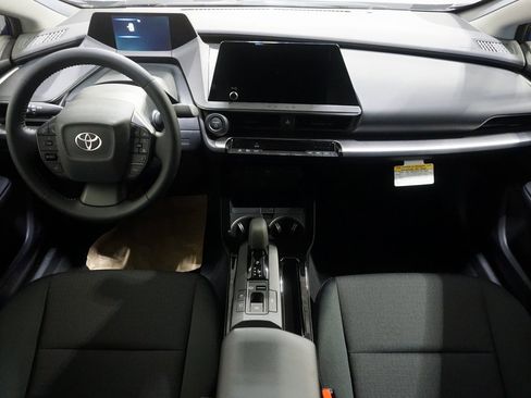 New 2026 Toyota Prius LE image 25