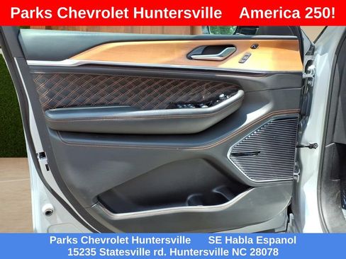 Used 2023 Jeep Grand Cherokee L Summit AWD/4WD image 19