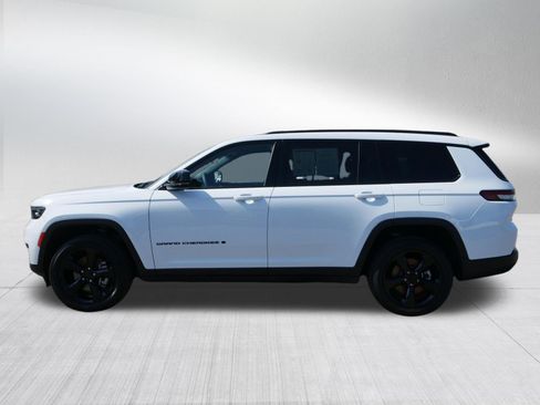Used 2025 Jeep Grand Cherokee L Altitude AWD/4WD image 4