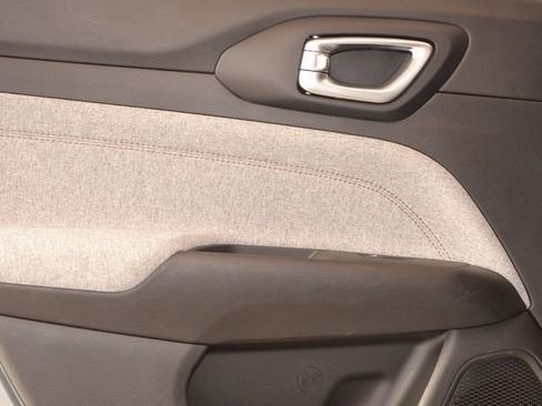 Used 2022 Jeep Compass Latitude image 17