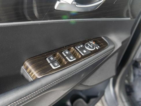 Used 2020 Kia Sorento AWD V6 image 22