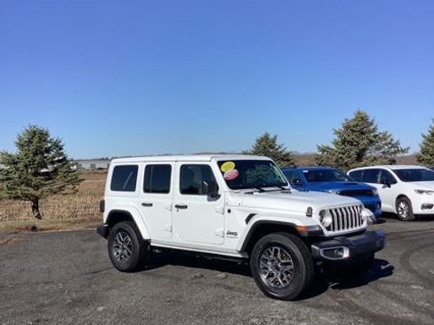 Certified 2025 Jeep Wrangler Sahara w/ Technology Group image 2