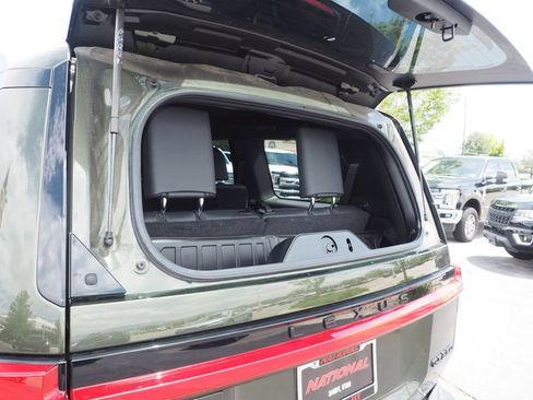 Used 2025 Lexus GX 550 w/ Cold Area Package AWD/4WD image 25
