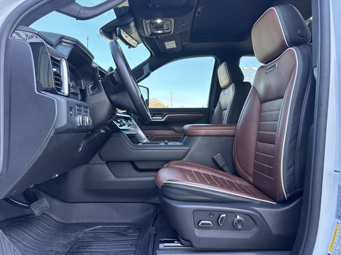 Used 2024 GMC Sierra 2500 Denali Ultimate image 15