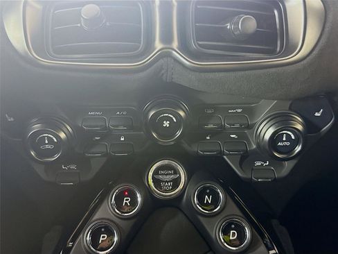 Used 2020 Aston Martin V8 Vantage Coupe RWD image 11