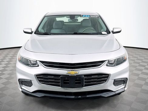 Used 2018 Chevrolet Malibu LT image 2
