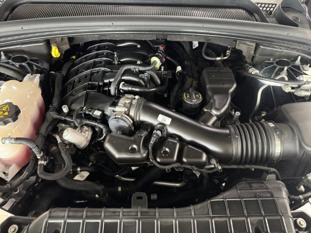 Used 2024 Jeep Grand Cherokee L Limited AWD/4WD image 7