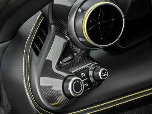 Used 2021 Ferrari F8 Tributo RWD image 27
