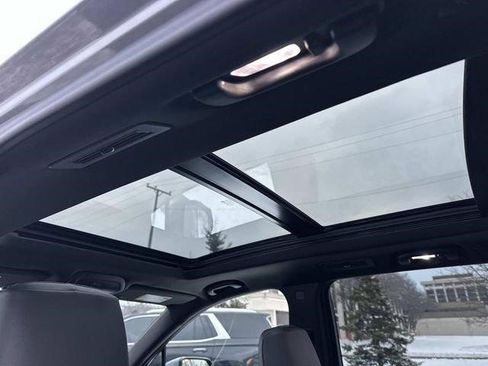 Certified 2025 Cadillac XT6 Luxury AWD/4WD image 13