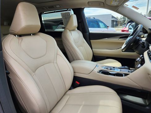 Used 2023 INFINITI QX60 Luxe image 17